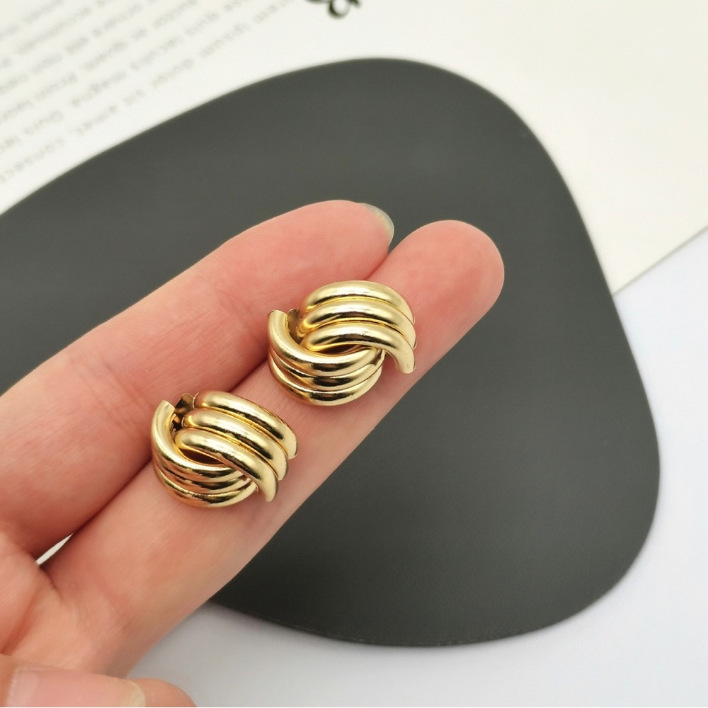 Geometric stripe shapes 14k gold plated earring. Hypoallergenic for sensitive - Picture 4 of 5